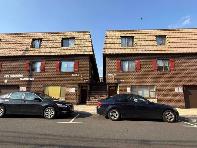 Photo - 74 69th St Unit 3B