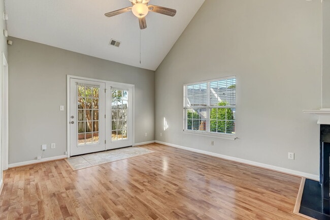 Photo - 35 Cambridge Oak Cir