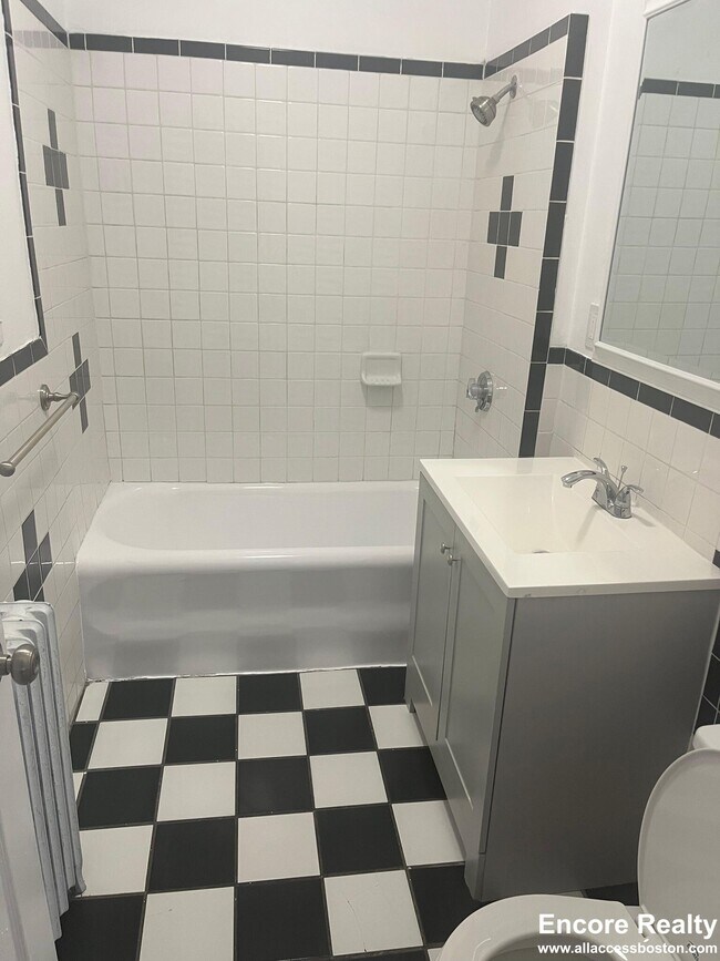 Photo - 186 Bowdoin St Unit 8