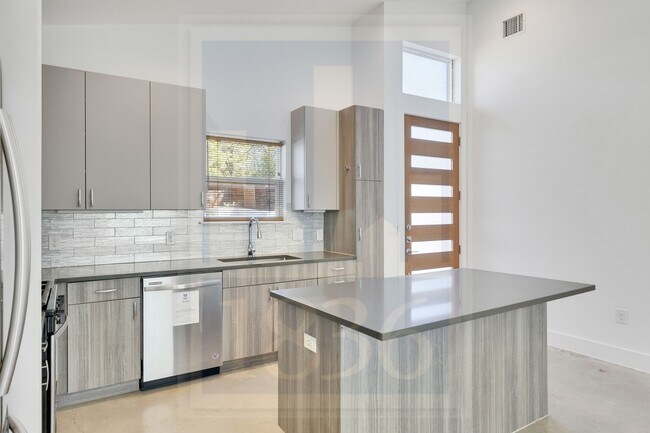 Photo - 1309 Delano St