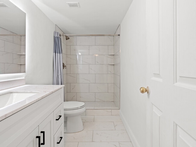 Photo - 2870 Pharr Ct S Northwest