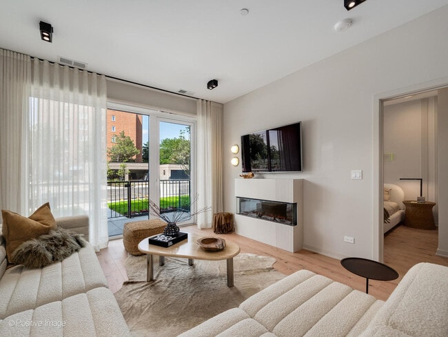 Photo - 1235 N Ashland Ave Unit 203
