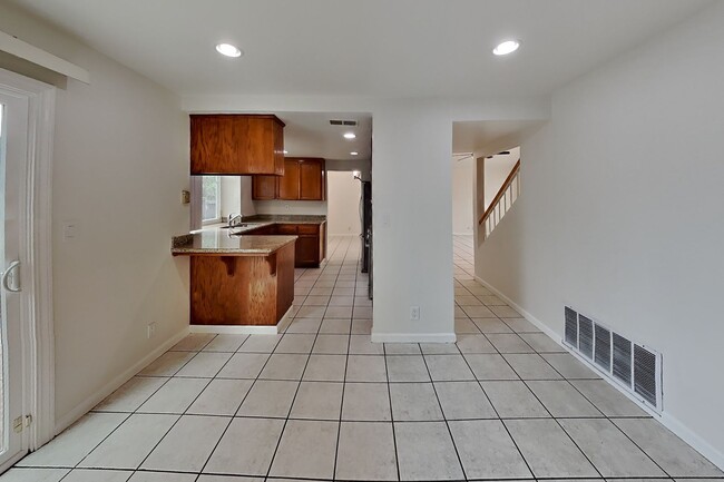 Photo - 2331 Sweetwater Dr