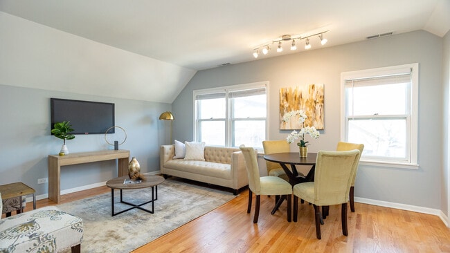 Photo - 3729 N Clifton Ave Unit 3