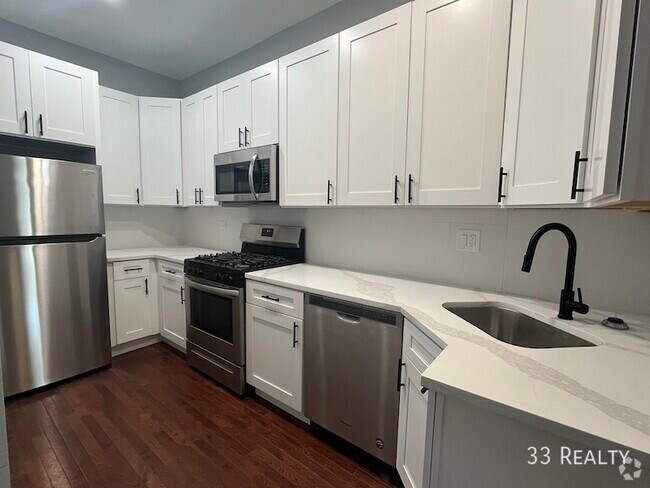 Building Photo - 1402 N Greenview Ave Unit 1R Rental