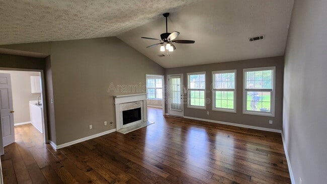 Photo - 5090 Edinborough Pl