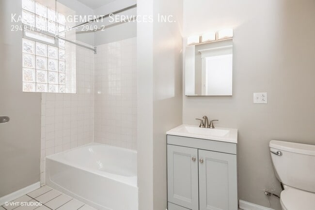 Photo - 2949 N Broadway Unit 2949-2