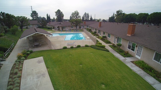 Photo - 319 W Lambert Rd Unit 1