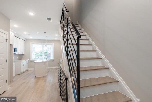 Photo - 2550 N Howard St Unit 2