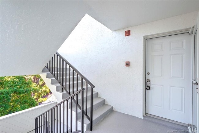 Photo - 390 NE Edgewater Dr Unit 304