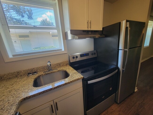 Photo - 113 Main St Unidad B