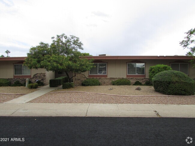 Building Photo - 10880 W Emerald Dr Rental