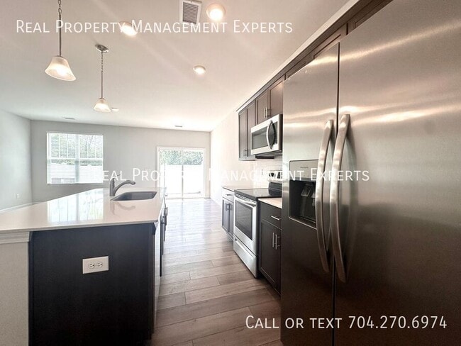 Photo - 58 Woodsdale Pl SE
