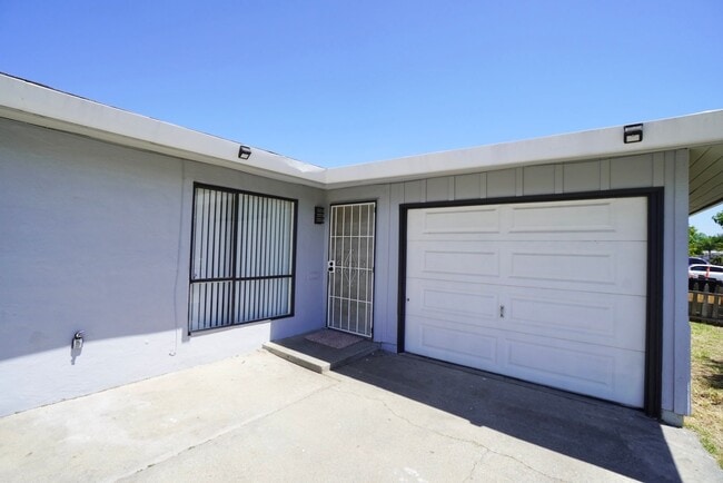 Photo - 6548 Stoneman Dr