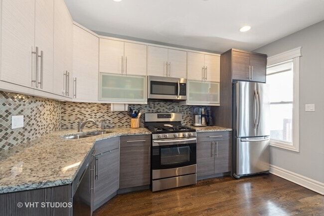 Photo - 3018 N Kostner Ave