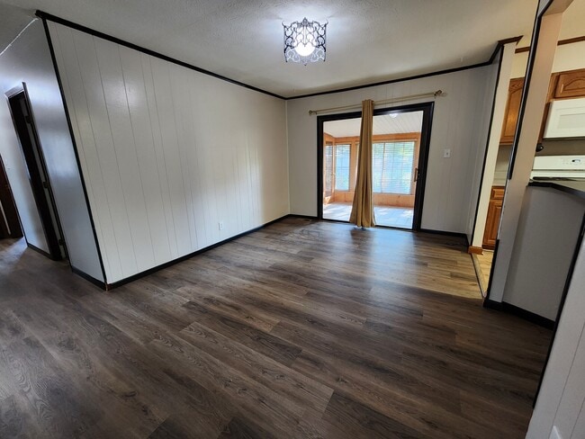 Photo - 7713 Widdecomb Rd