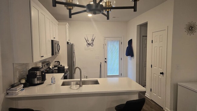 Photo - Room in House on Maplewood Dr