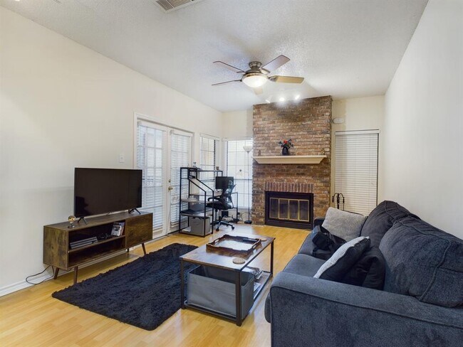 Photo - 3001 Cedar St Unit 209