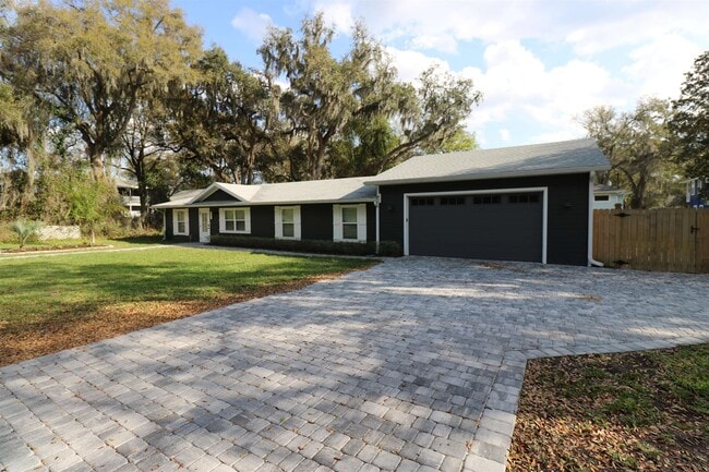 Building Photo - 140 Seminole Rd Rental
