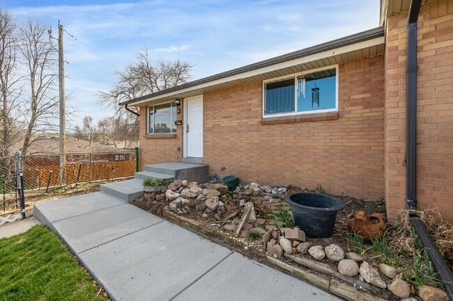 Photo - Lovely remodeled 2 Bed 1 Bath in Arvada Unit 4