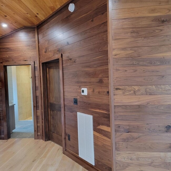 Photo - 101 Margaret Ct Unit Detached Garage