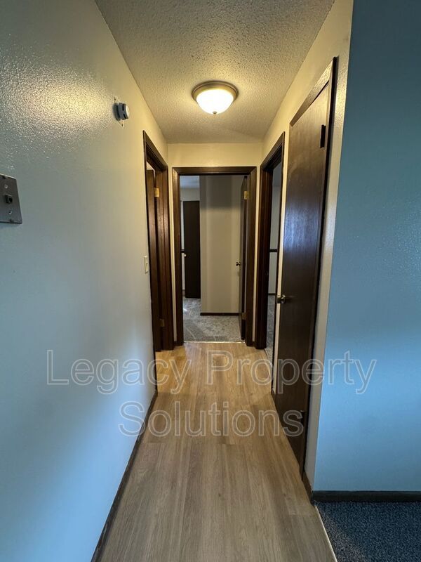 Photo - 206 1st St