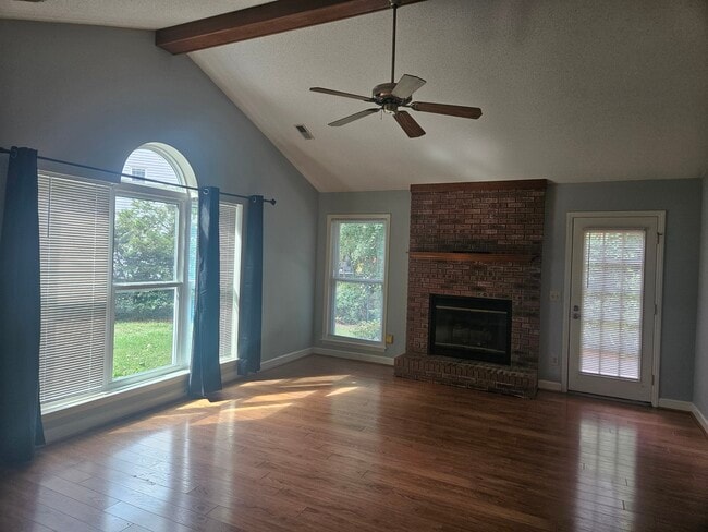 Photo - 6902 Persimmon Pl