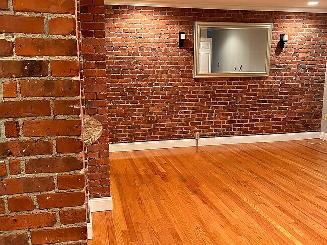 Photo - 95 Gainsborough St