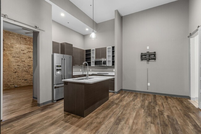 Photo - 901 9th St Unit LOFT A