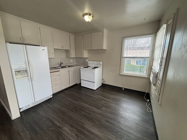 732-742 W Wasatch St