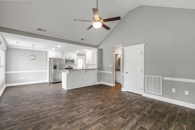Photo - 2705 Buckingham Rd NW