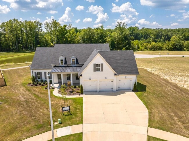 Building Photo - 5011 Jon Oak Dr