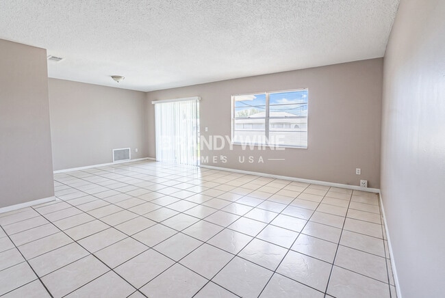 Photo - 6433 Sardina Blvd