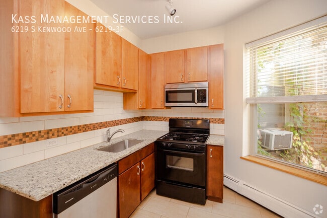 Building Photo - 6219 S Kenwood Ave Unit 6219-3F Rental