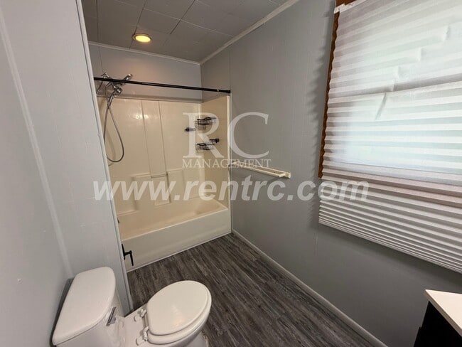 Photo - 1206 Robinson-