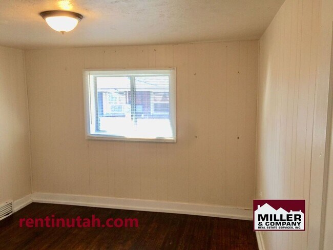 Photo - 452 Blaine Ave House