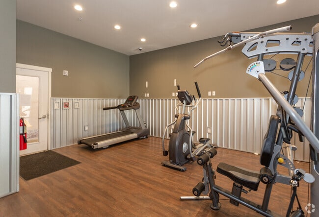 Fitness Center - Volcanes Commons