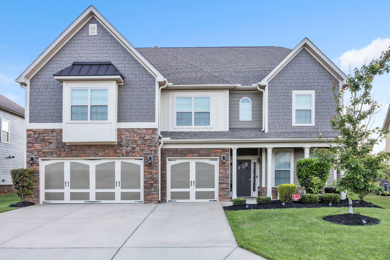 Spacious 5BR Home in Brookhaven in highly ... - Spacious 5BR Home in Brookhaven in highly ...