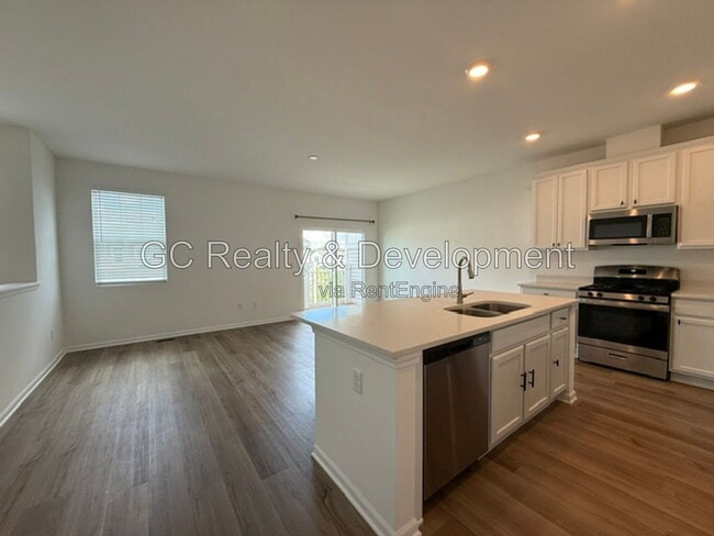Photo - 249 Kingsport Dr