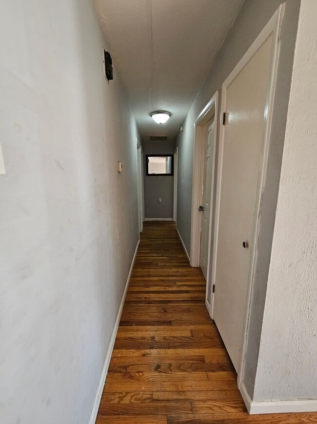 Photo - 3 bedroom with hardwood floors