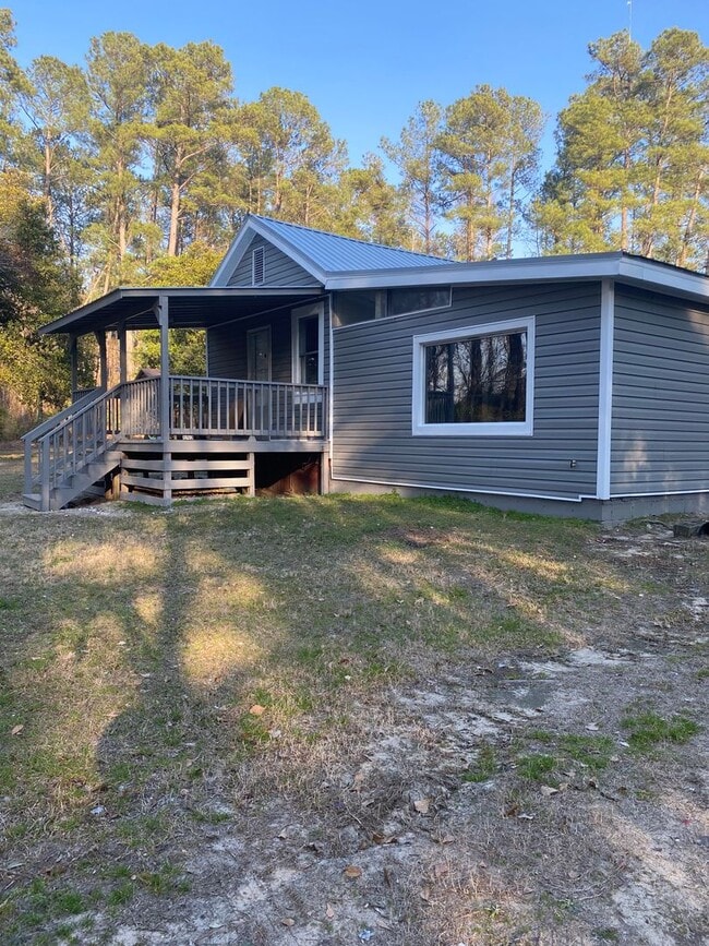 7600 Pond Dr
