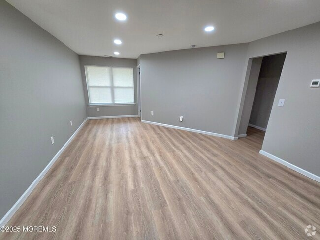 Building Photo - 73 Des Moines Ct Rental