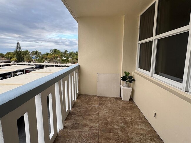 View Of Balcony - 305 N Pompano Beach Blvd Unit 307
