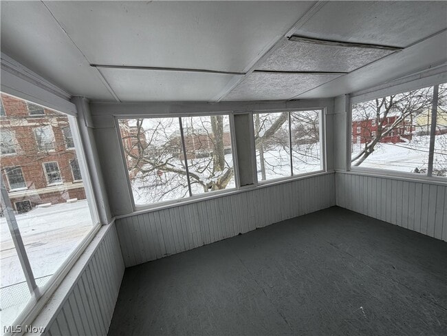 Photo - 15340 Yorick Ave Unidad 2nd floor