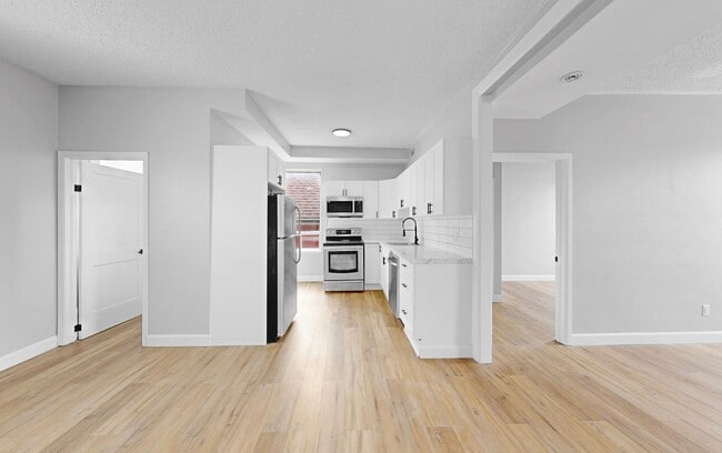 Building Photo - 520 Egerton St Unit 4