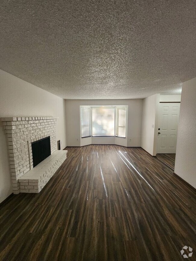 Building Photo - Nice 2 Bedroom Duplex in Edgewood! Rental