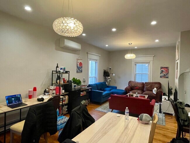 Photo - 2 Worcester St