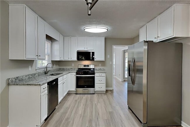 Photo - 3 Maplelake Dr