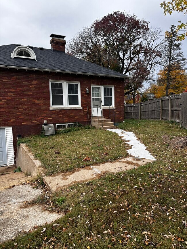 118 Boonville Rd Rental House Rental in Jefferson City, MO