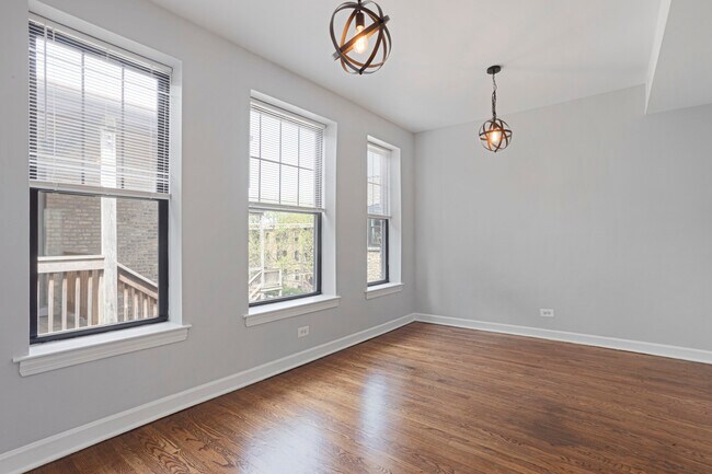 Photo - 7702 N Marshfield Ave